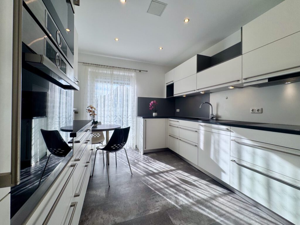 hochwertige Einbauküche