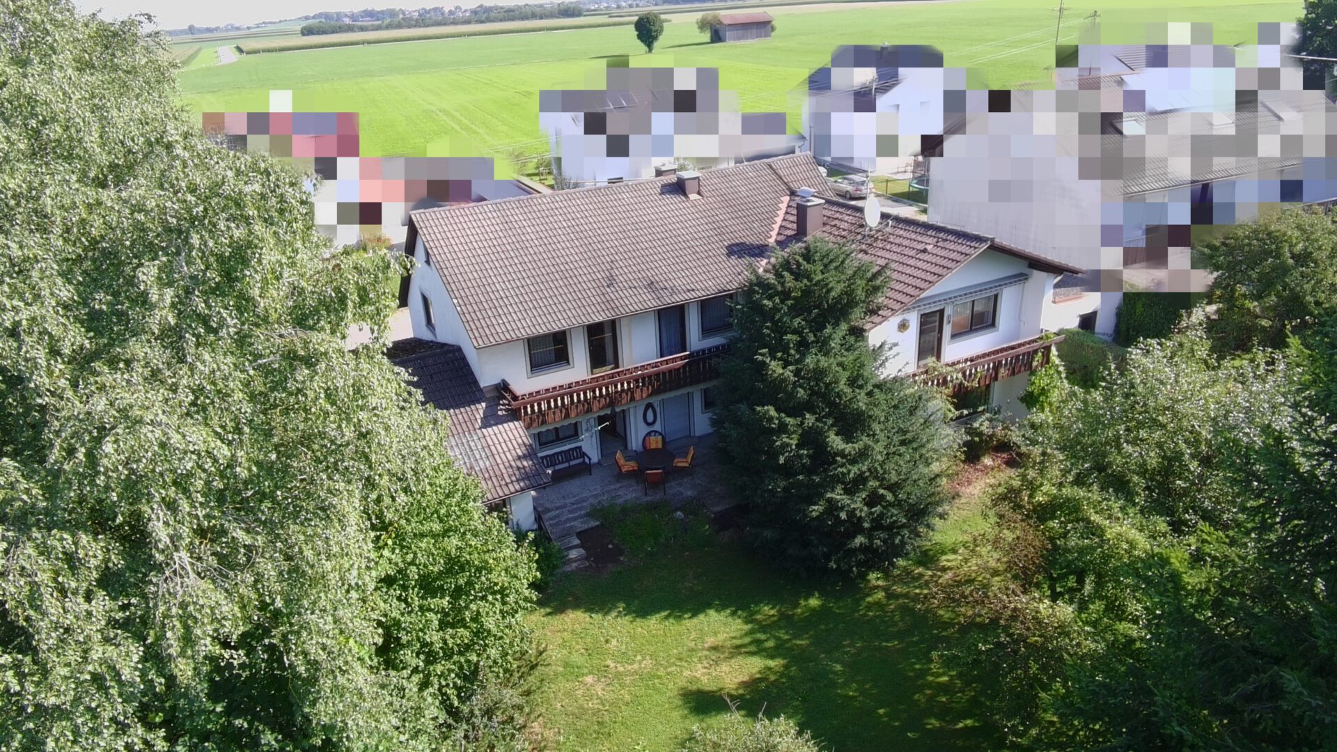 Außenansicht Zweifamilienhaus mit Einliegerwohnung Weinhausen Jengen