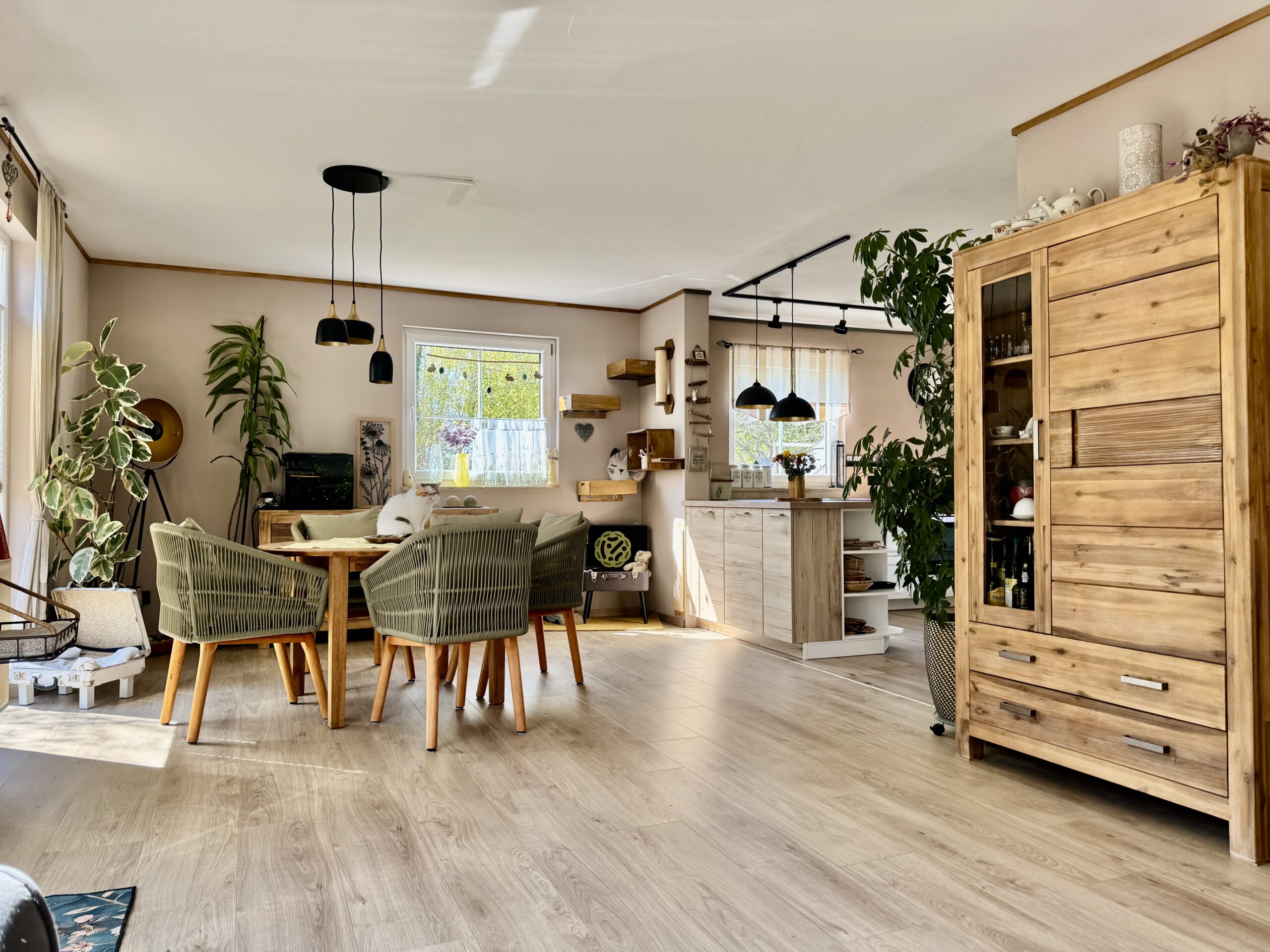 Stilvolles Einfamilienhaus mit Traumgarten in Lamerdingen-Kleinkitzighofen – Energieklasse A