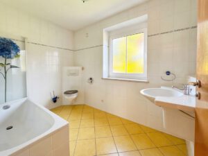 Badezimmer EG
